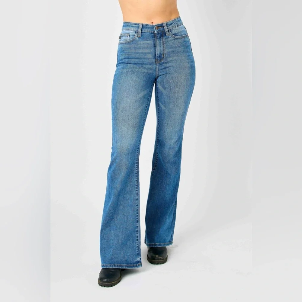 Judy Blue Full Size High-Waisted Classic Flare Jeans Plus Size - Picture 1 of 10